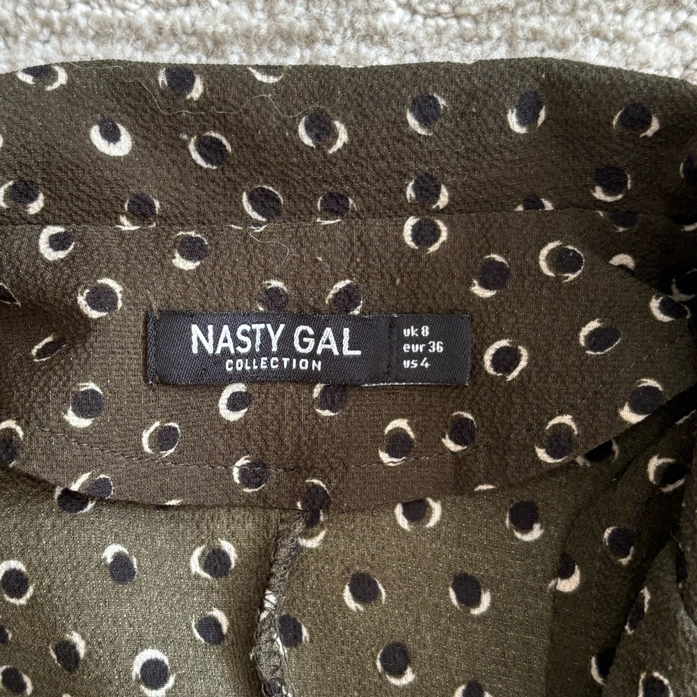 Nasty Gal Long Sleeve Collared Wide Leg Jumpsuit Size 8 Dot Patterned One Piece - Picture 2 of 13